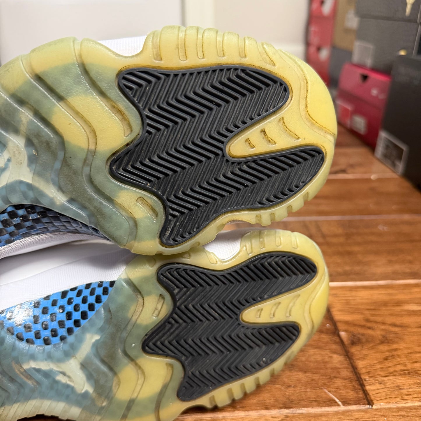 Jordan 11 Low Legend Blue (Pre-Owned, No Box)