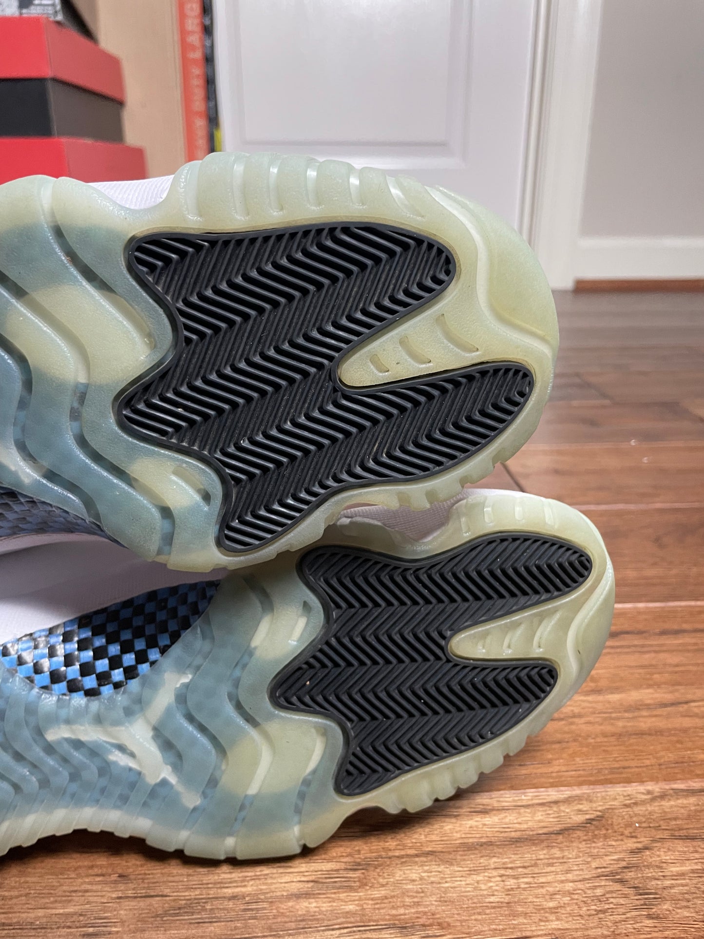 Jordan 11 Low Legend Blue (Pre-Owned, No Box)