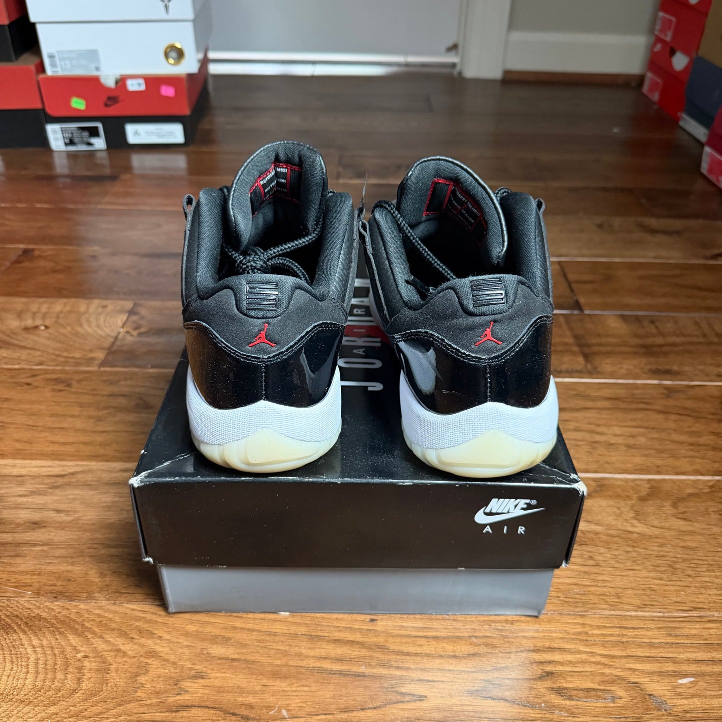 Jordan 11 Low 72-10 (Pre-Owned)