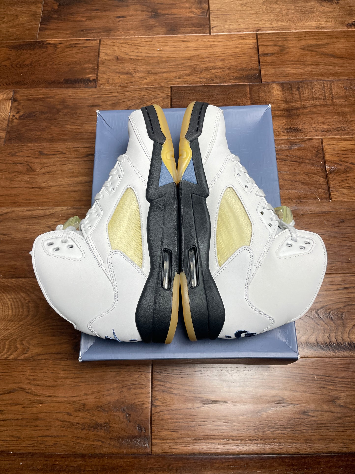 Jordan 5 A Ma Maniére (Pre-Owned)