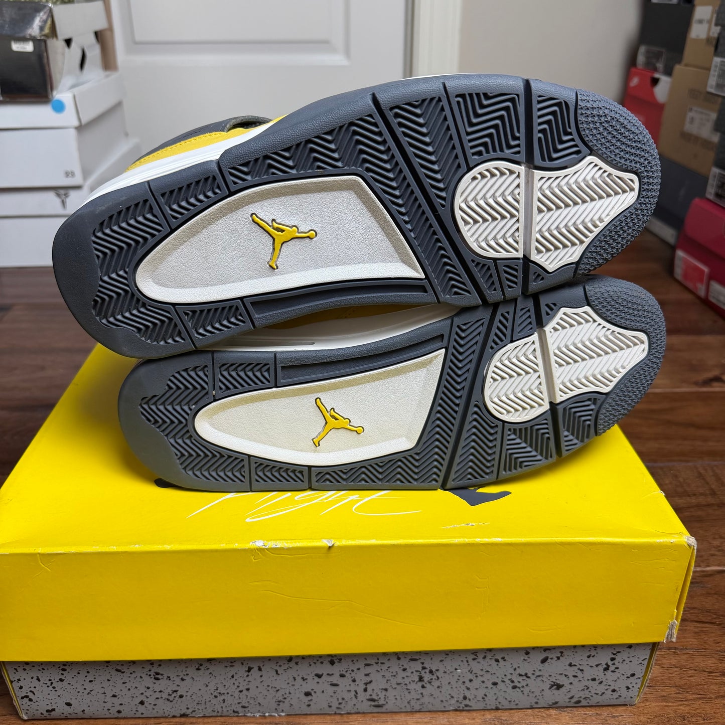 Jordan 4 Lightning (2021) (Pre-Owned)