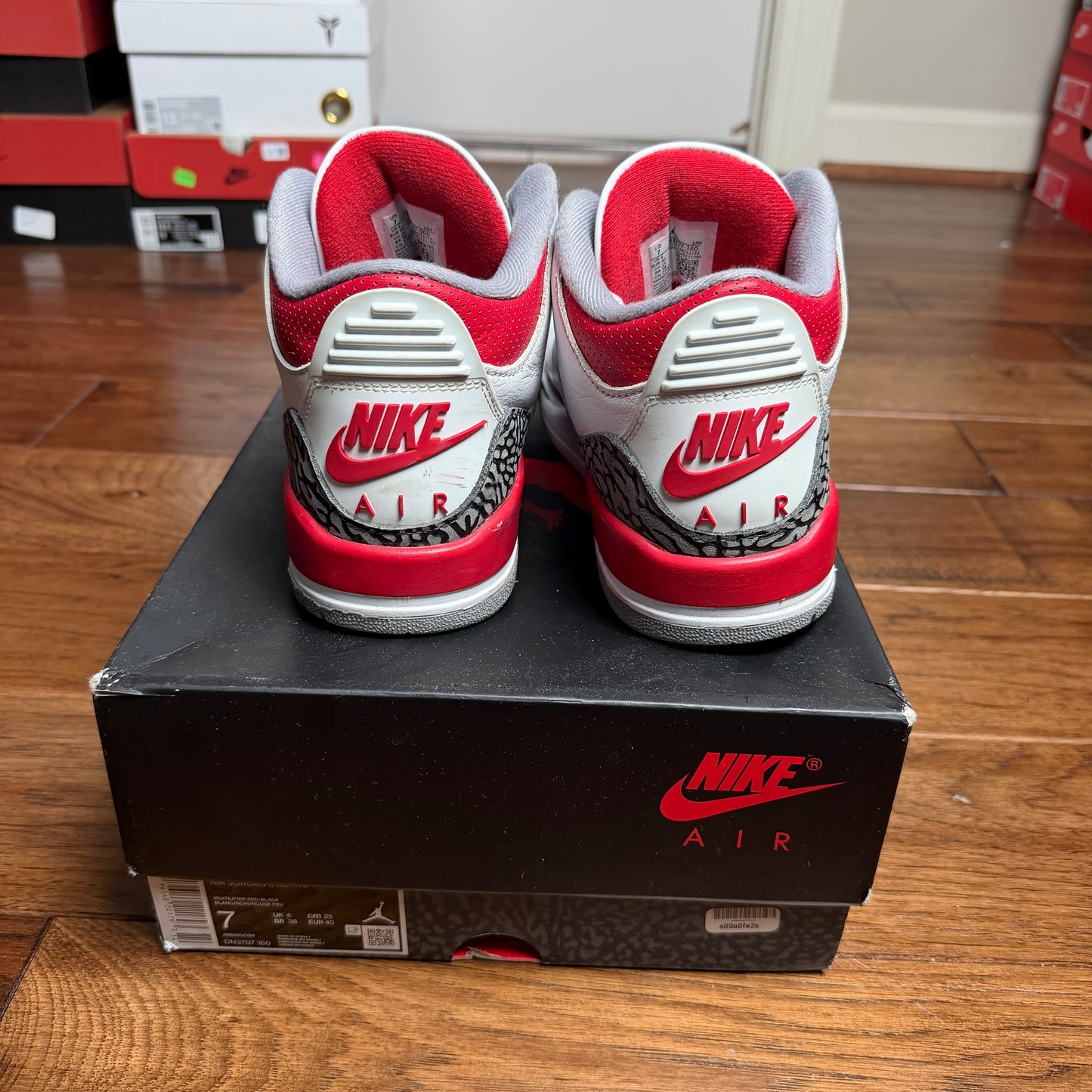 Jordan 3 Fire Red (2022)  (Pre-Owned)