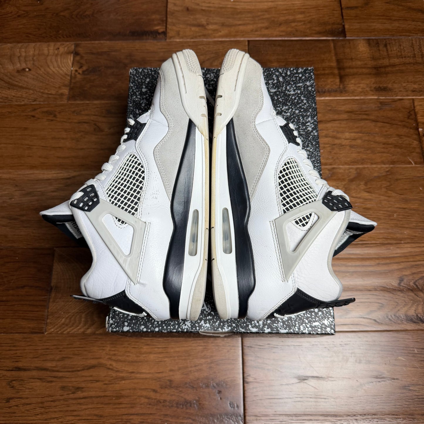 Jordan 4 Military Black (Pre-Owned)