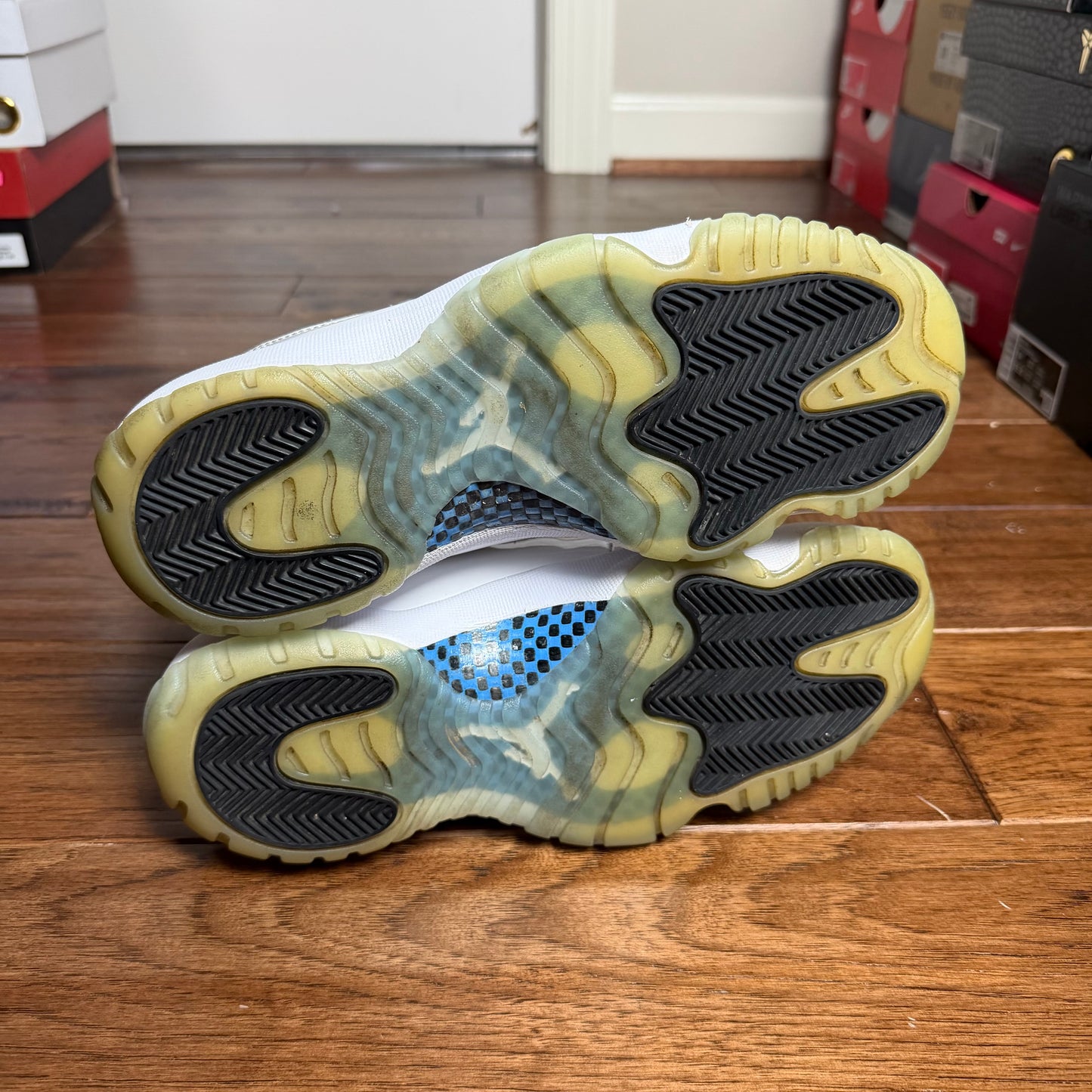 Jordan 11 Low Legend Blue (Pre-Owned, No Box)
