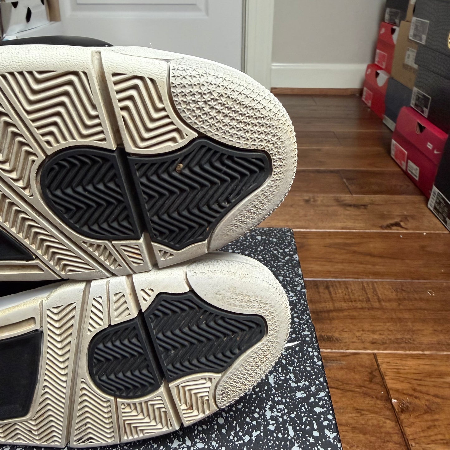 Jordan 4 Military Black (Pre-Owned)