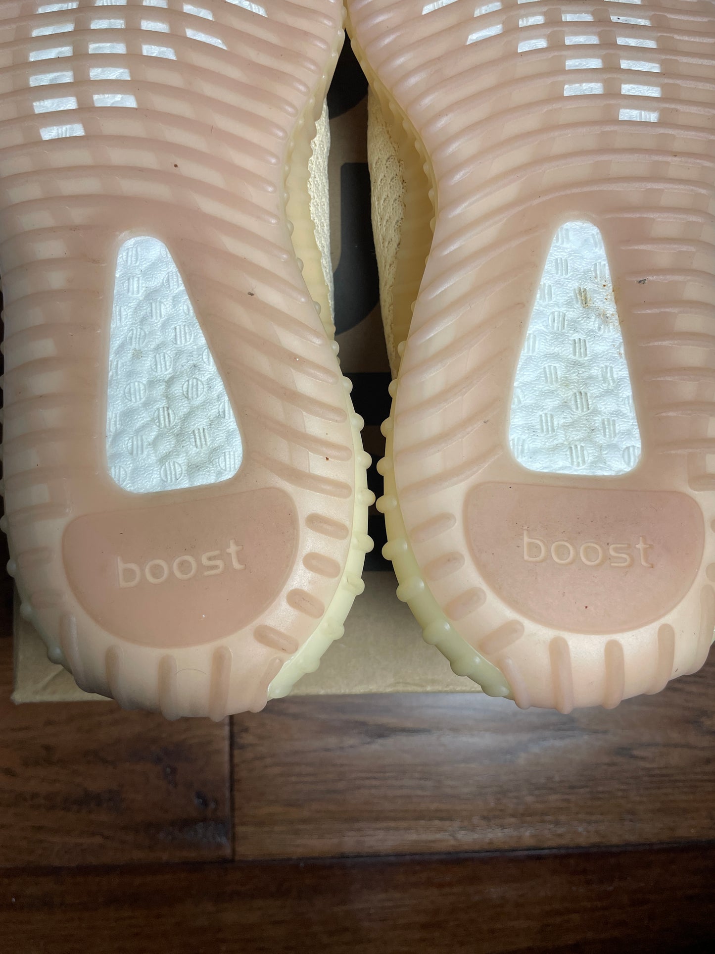 Yeezy 350 Linen (Pre-Owned)