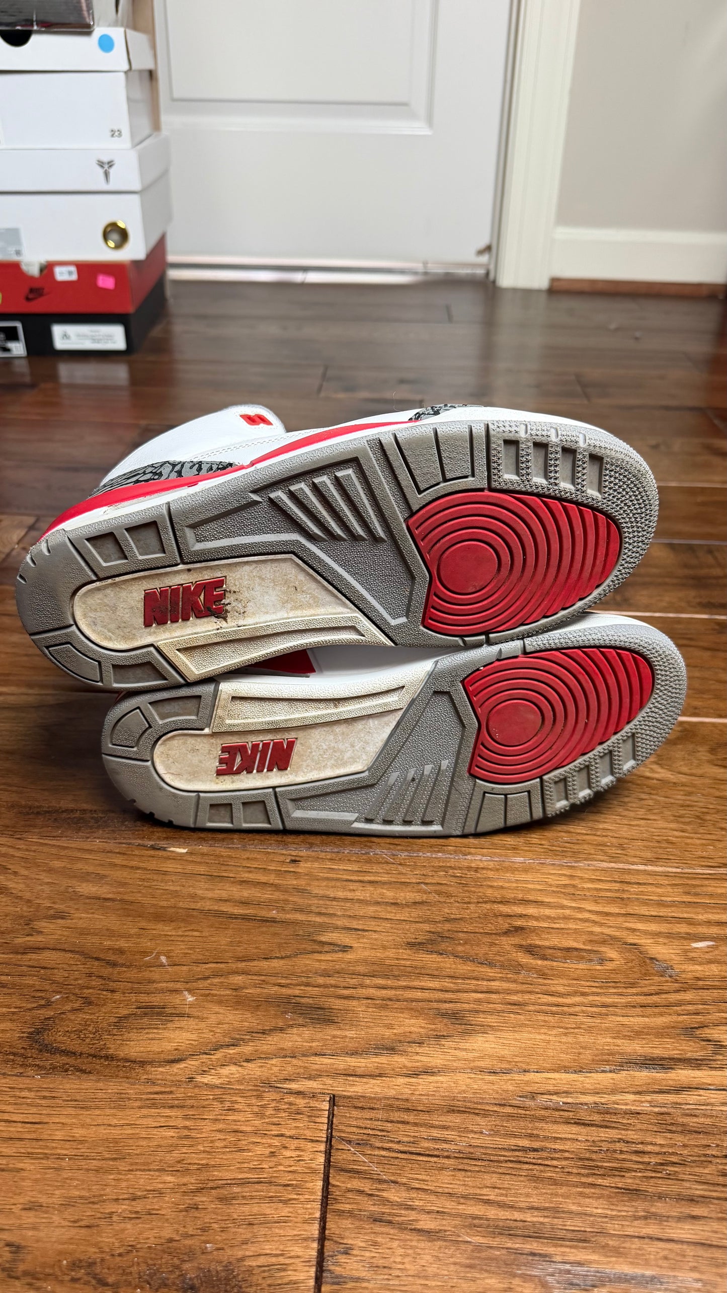 Jordan 3 Fire Red (2022) (Pre-Owned, No Box Lid)