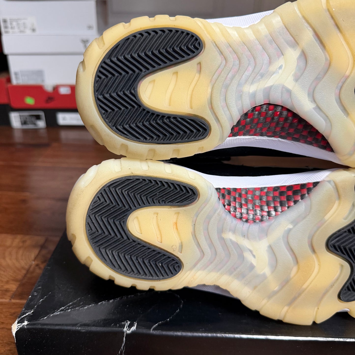 Jordan 11 Low 72-10 (Pre-Owned)