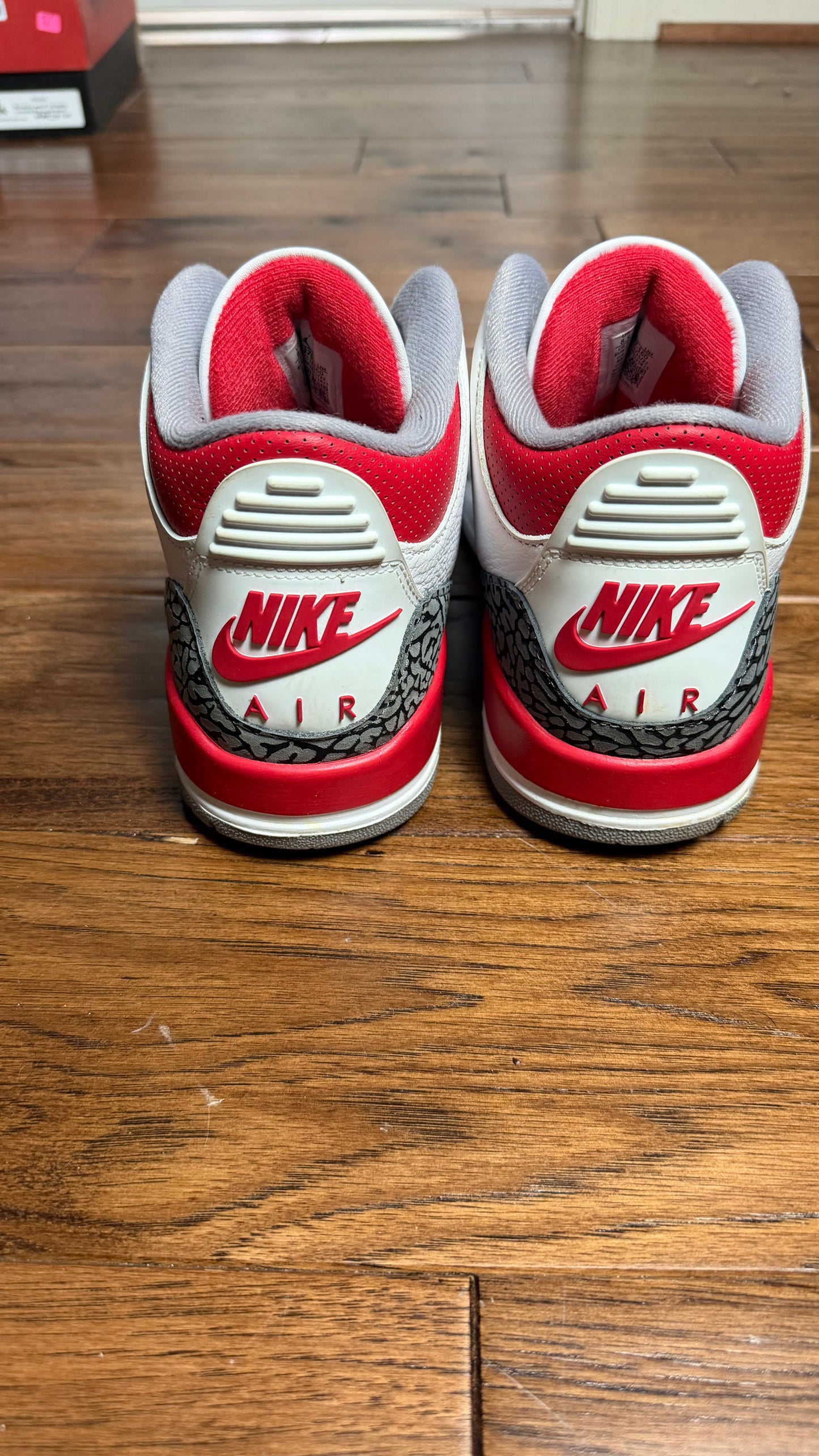 Jordan 3 Fire Red (2022) (Pre-Owned, No Box Lid)
