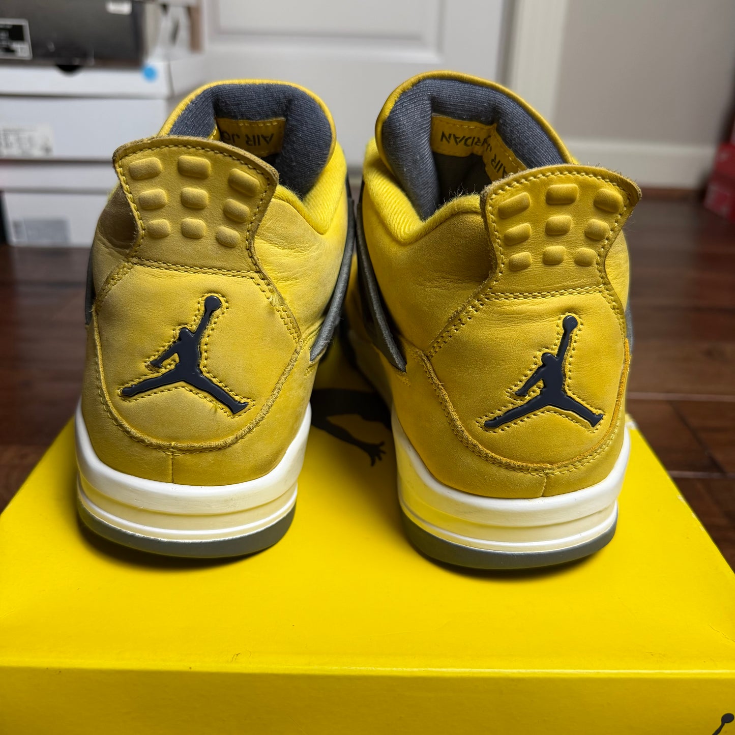 Jordan 4 Lightning (2021) (Pre-Owned)