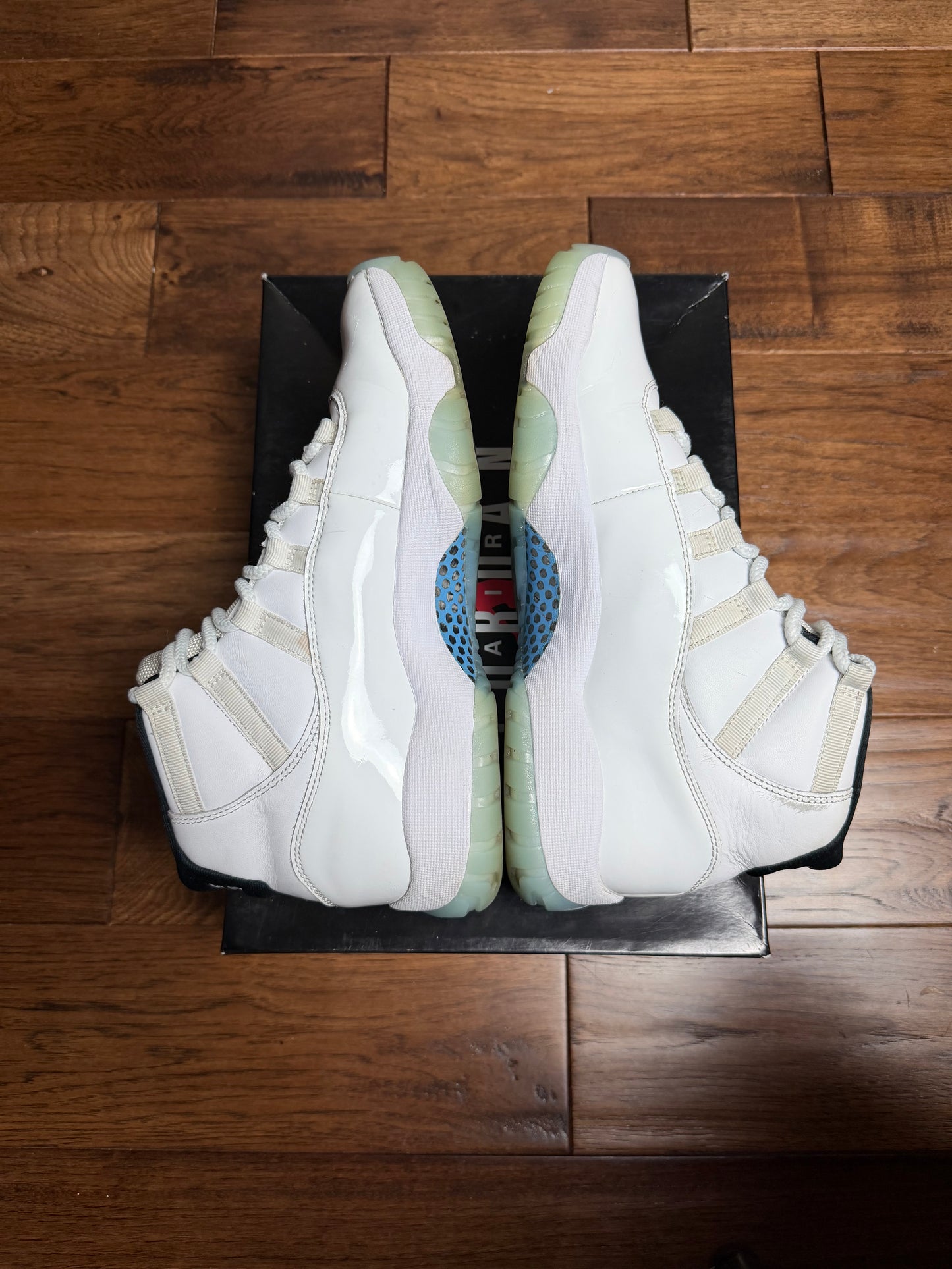 Jordan 11 Legend Blue (2024) (Pre-Owned)