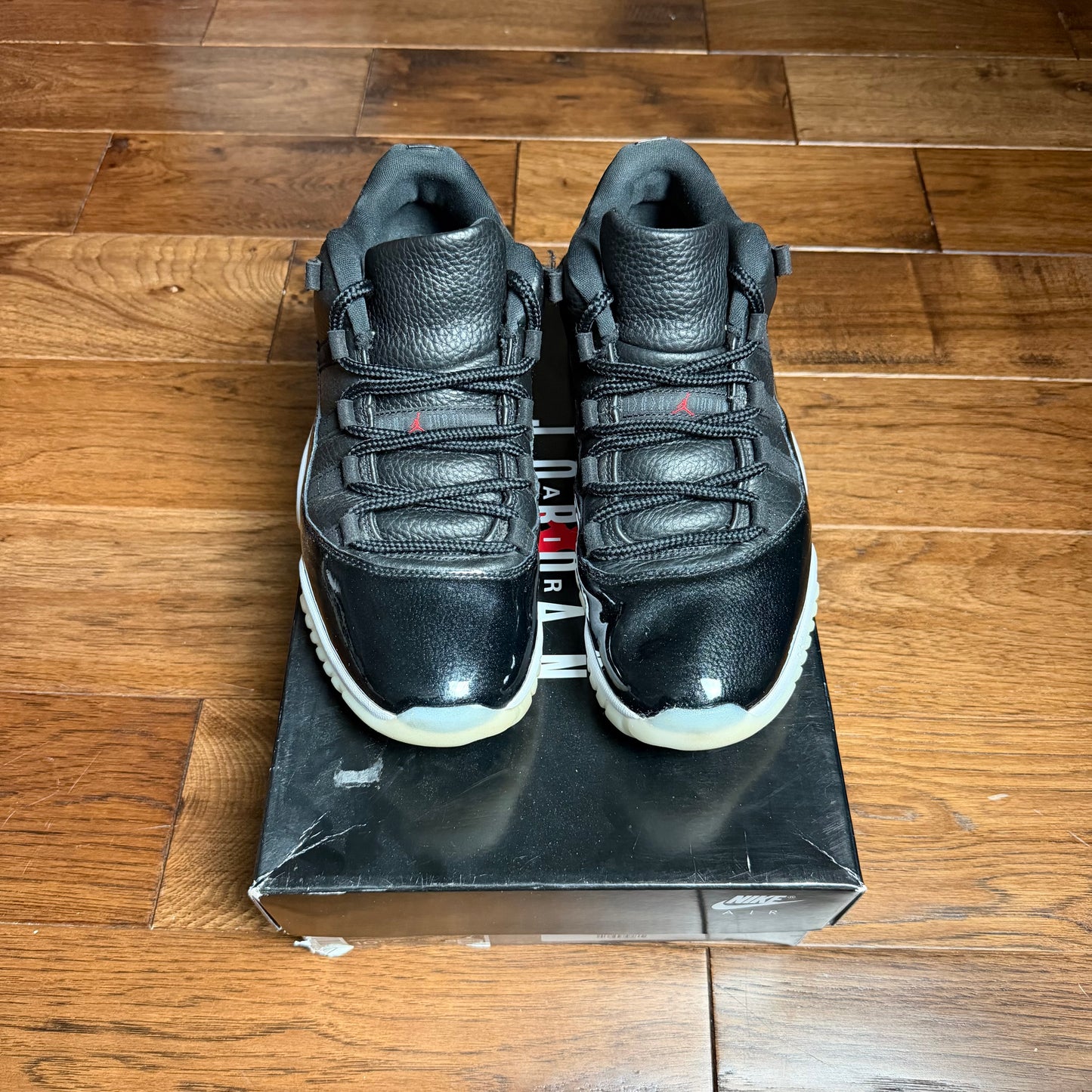 Jordan 11 Low 72-10 (Pre-Owned)