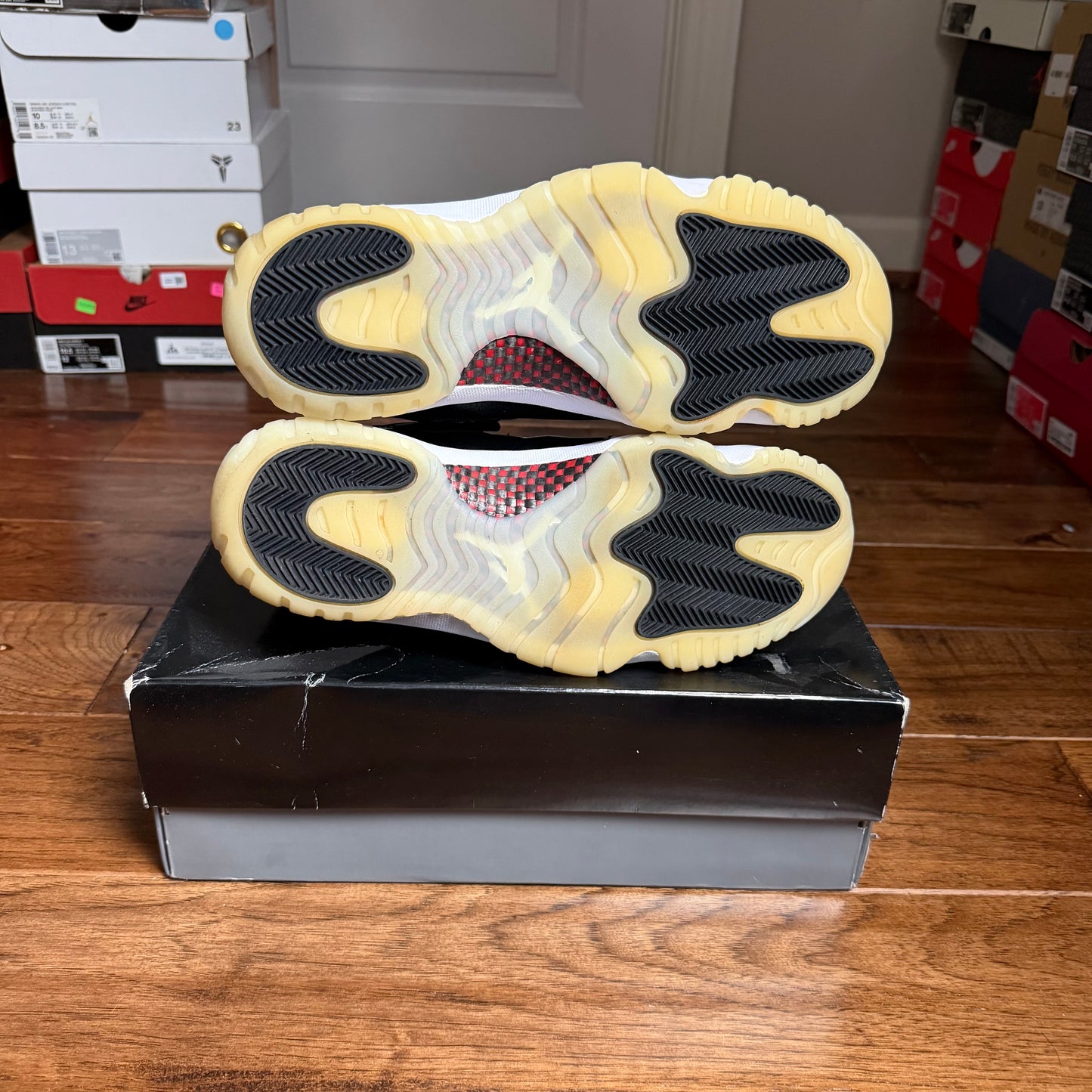 Jordan 11 Low 72-10 (Pre-Owned)