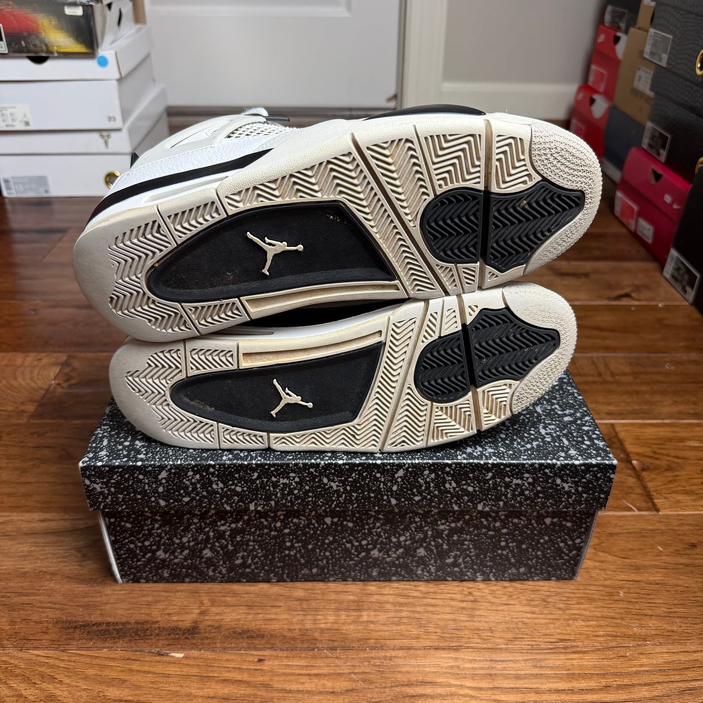 Jordan 4 Military Black (Pre-Owned)