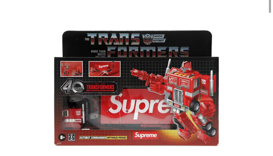 Supreme Transformers G1 Optimus Prime Figure